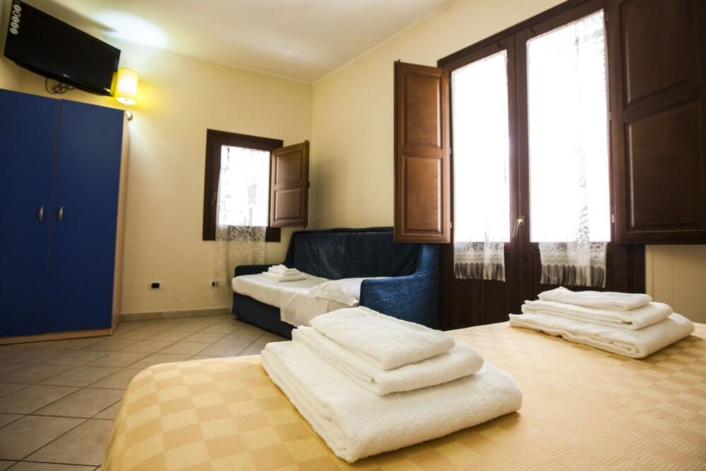 Residence Cortile Mercè Trapani Extérieur photo