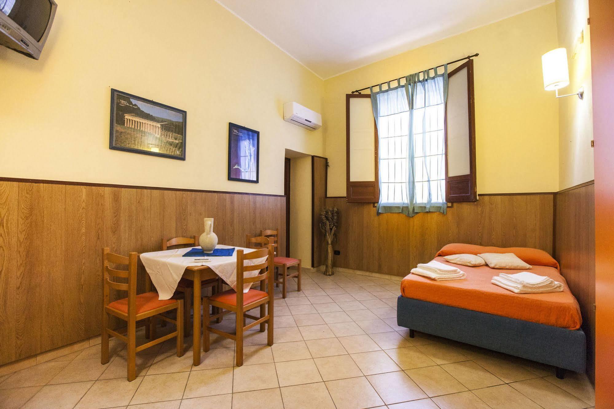 Residence Cortile Mercè Trapani Extérieur photo