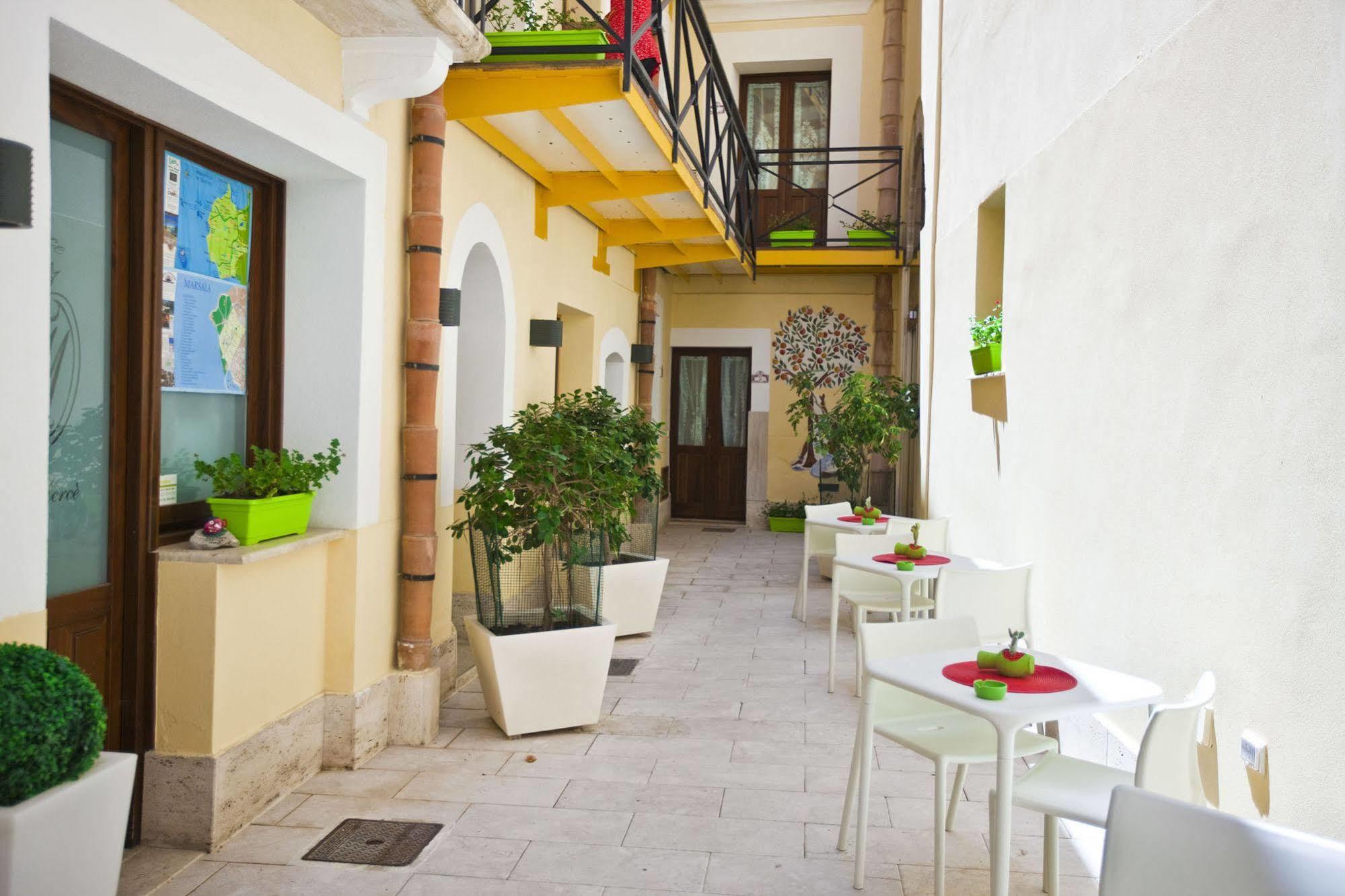 Residence Cortile Mercè Trapani Extérieur photo